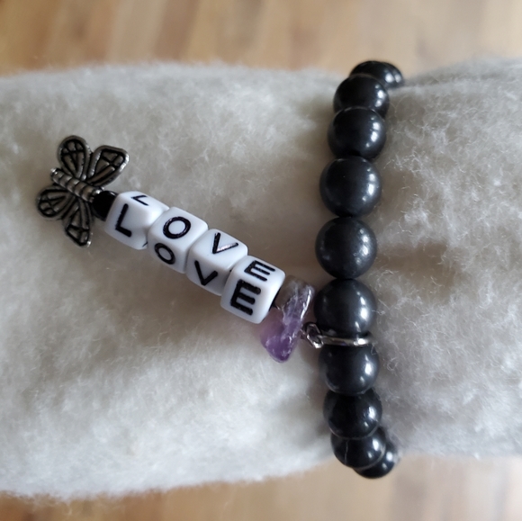 Natural Shungite Bead Bracelet with LOVE Charm - Picture 4 of 4